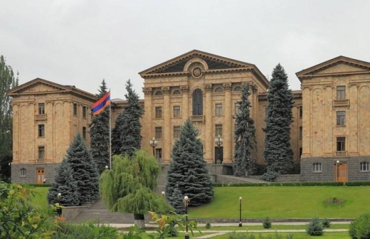 Արցախի և Հայաստանի միջխորհրդարանական նսիտ հրավիրելու առաջարկ են անում «Հայաստան» և «Պատիվ ունեմ» խմբակցությունները