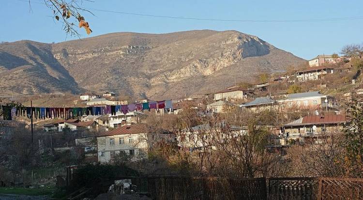 Հենց այս պահին թշնամին ականանետային հարված է հասցնում Խնապատին․ տեղում է MediaHub.am-ի նկարահանող խումբը