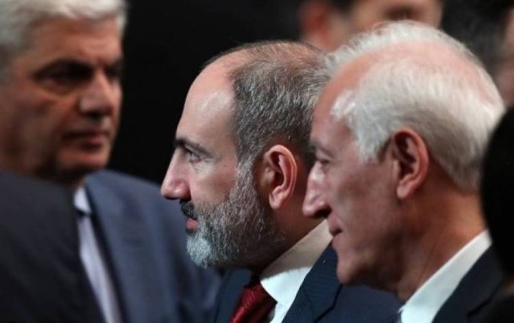 «Վեհամոր» Ավետարանի երդո՞ւմն է բարձր, թե՞ Փաշինյանին տվածը