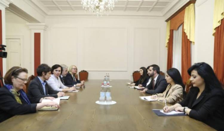 Ռուբեն Ռուբինյանն ընդունել է Հայաստանում հավատարմագրված մի խումբ դեսպանների