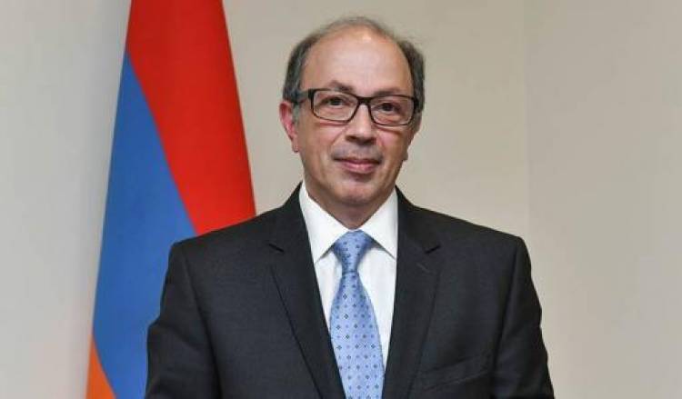 Արա Այվազյանն էլ դիվանագիտությամբ չի զբաղվում․ «Իրավունք»