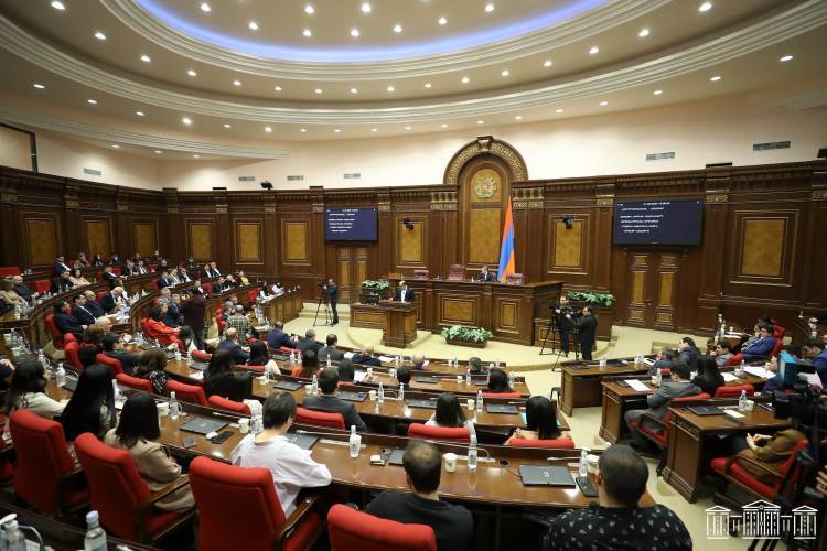 Իշխանությունը չի բավարարել ընդդիմության ակնկալիքները. «Հրապարակ»