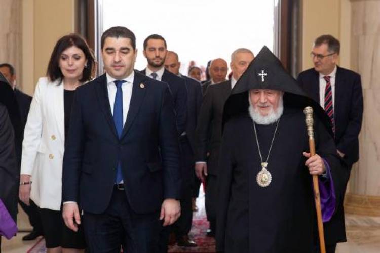 2 երկրները, անկախ շահերից, պետք է զորավիգ լինեն միմյանց․ Գարեգին Բ-ն՝ Վրաստանի խորհրդարանի նախագահին