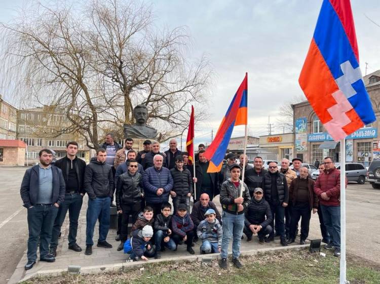 Սևանում ևս վեր խոյացավ Արցախի դրոշը
