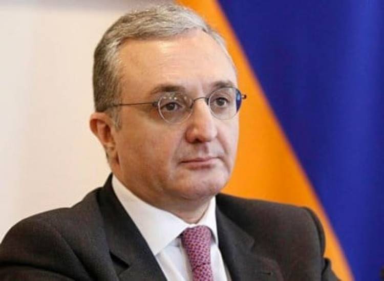 Մևլութ Չավուշօղլու, Հիտլերը ողջունում է իր գերեզմանից․ Զոհրաբ Մնացականյան