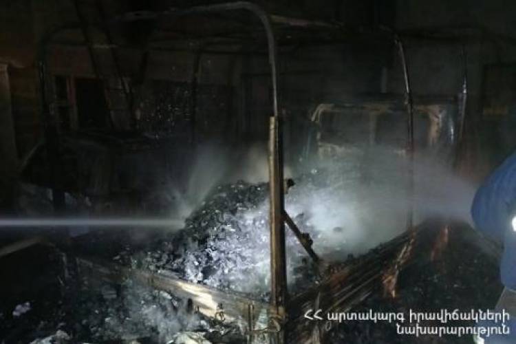 Այս գիշեր Երևանում միանգամից այրվել է 3 ավտոմեքենա