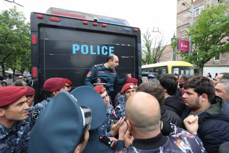 Այսօր Երևանն ալեկոծվելու է․ ե՞րբ տեղի կունենա իշխանափոխությունը
