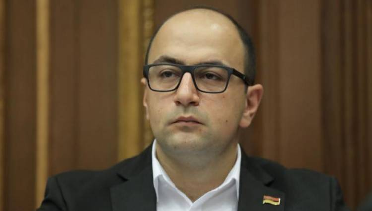 Ըստ իմ տեղեկությունների Ոստիկանության «կարմիր բերետավորներից» մի քանի հոգի ազատման դիմում է գրել․ Մամիջանյան