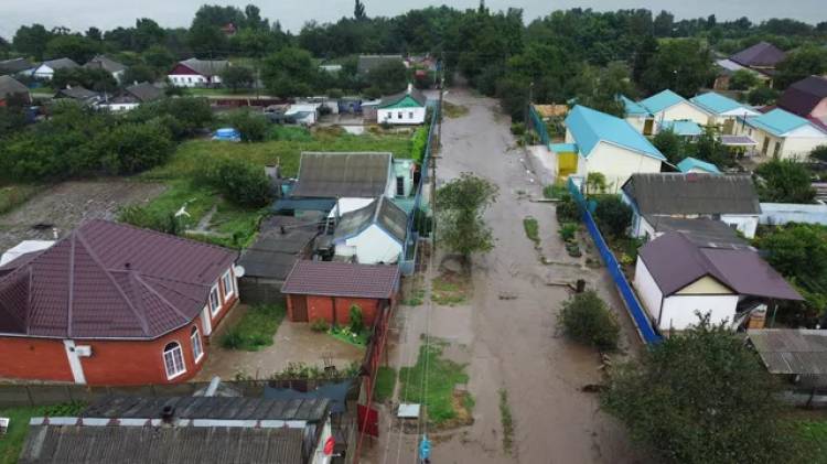 Число подтопленных дворов в Славянском районе на Кубани достигло 111