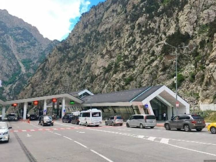 Լարսում երթևեկության 12 լրացուցիչ գոտի է բացվել, ավելացել է անցակետի թողունակությունը