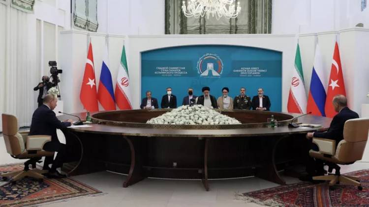 Турецкие СМИ назвали саммит в Тегеране историческим