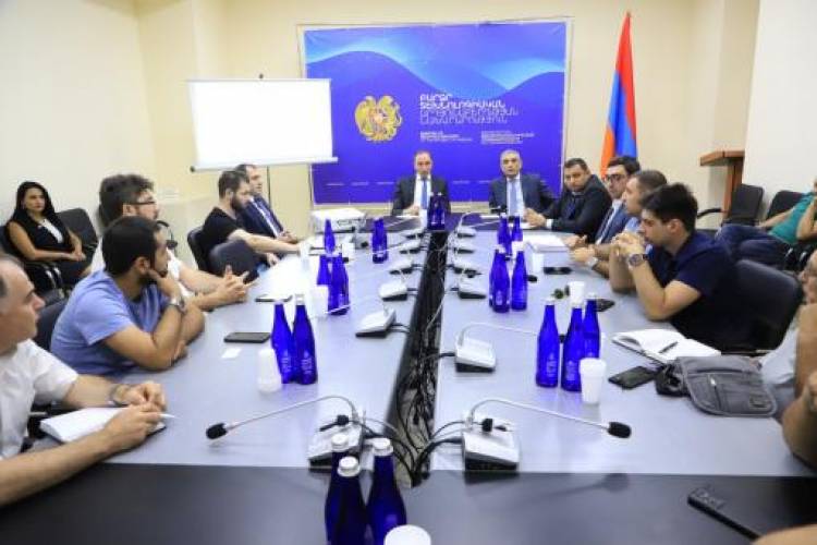 ԲՏԱ նախարարը ՏՏ ոլորտի ներկայացուցիչների հետ քննարկել է արտարժույթի տատանման մասով մտահոգությունները