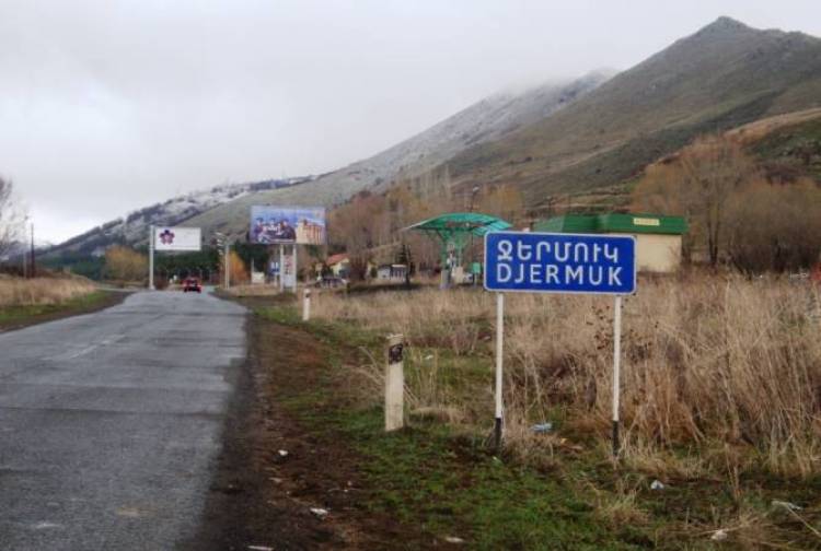 Թեժ մարտեր են, կրակոցը չի դադարում․ Ջերմուկի բնակիչ
