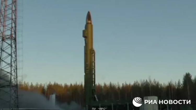 Кремль: по полигону Кура произвели пуски МБР "Ярс" и ракеты "Синева"