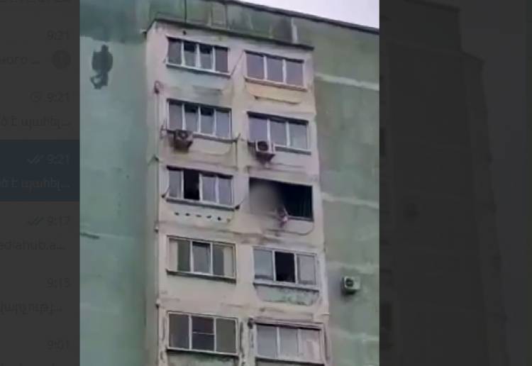 Կինը փորձել է պատշգամբից ցած նետել երկու ամսական որդուն (տեսանյութ)