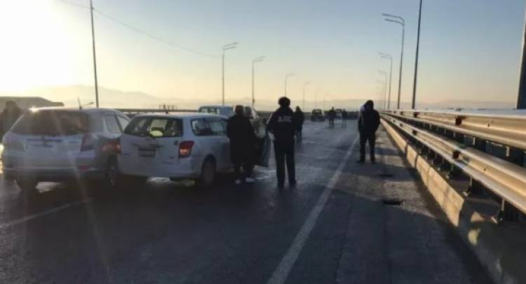 На мосту под Владивостоком произошло шесть аварий с участием 38 машин