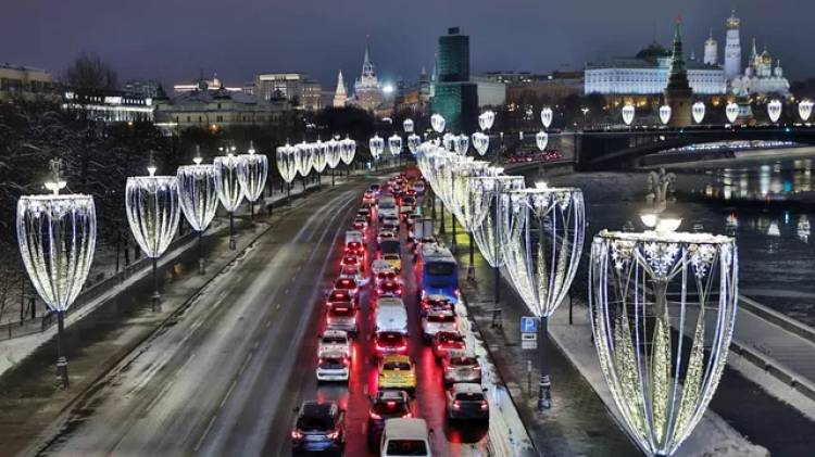 Москвичей предупредили о вечерних пробках до девяти баллов