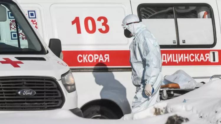 В России за сутки госпитализировали 1545 заболевших COVID-19