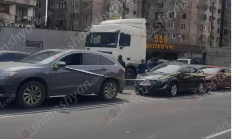 Ավտովթար Երևանում. բախվել են Hyundai Elantra-ներն ու Akura-ն. կան վիրավորներ, որոնցից մեկը երեխա է 