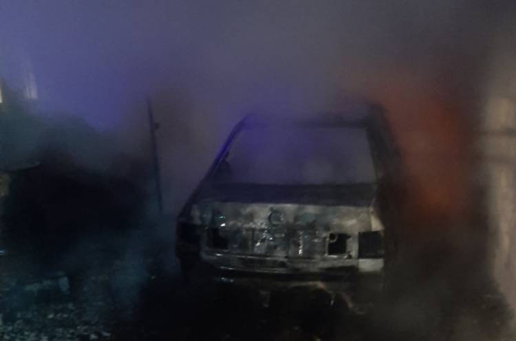 Հրդեհ Ամրակից գյուղում․ այրվել են ավտոմեքենան և ավտոտնակի տանիքի փայտե կառուցատարրերը