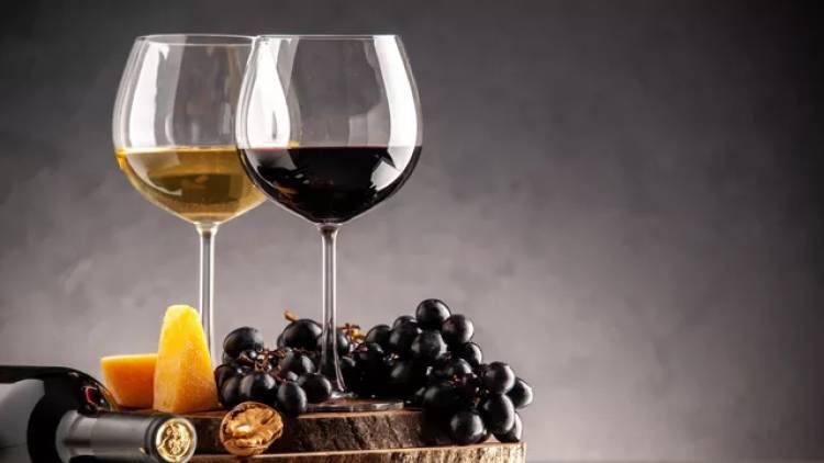 Роскачество дало советы по использованию вина для приготовления еды