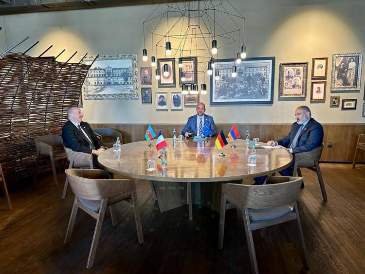 Քիշնևում մեկնարկել է Ադրբեջանի և Հայաստանի ղեկավարների հանդիպումը (լուսանկարներ)