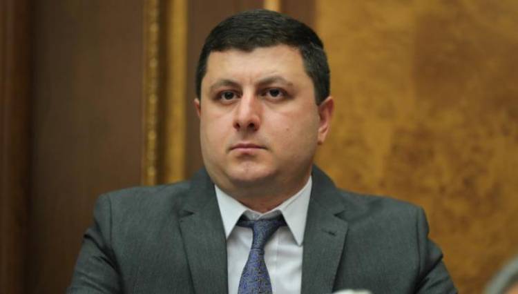 Փաշինյանի դեմքին ժպտացողներն ու թքողները շանտաժով ապահովագրում են իրենց․ Աբրահամյան