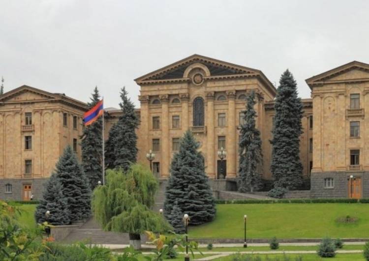 ԱԺ-ում հուշեր էին պատմում հանգուցյալի մասին, որի դերում մենք էինք՝ մեր պետությունը, մեր հեռանկարը