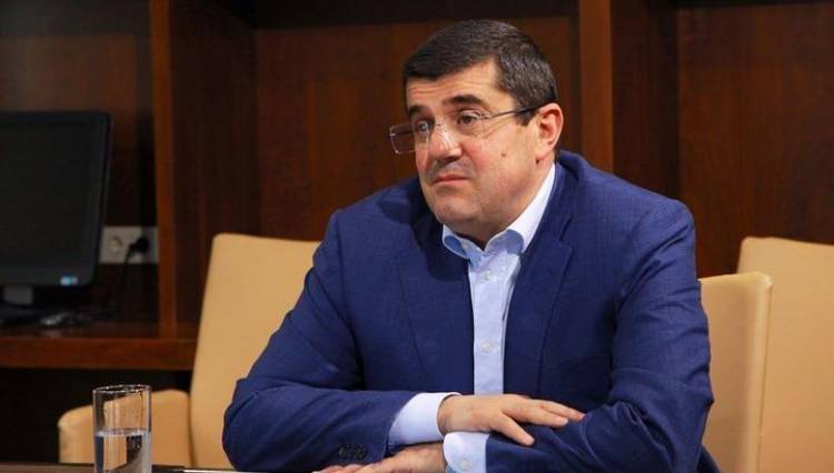 Արայիկ Հարությունյանը փորձում է պարզերե՞ս դուրս գալ