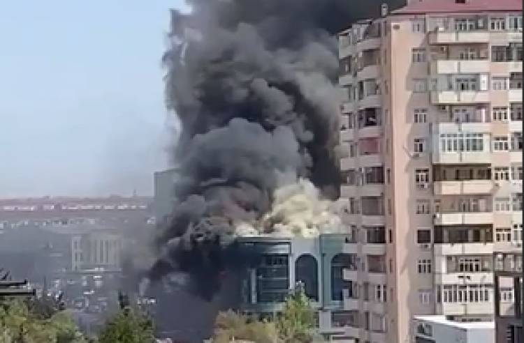 Ուժգին հրդեհ Սումգայիթում (տեսանյութեր)