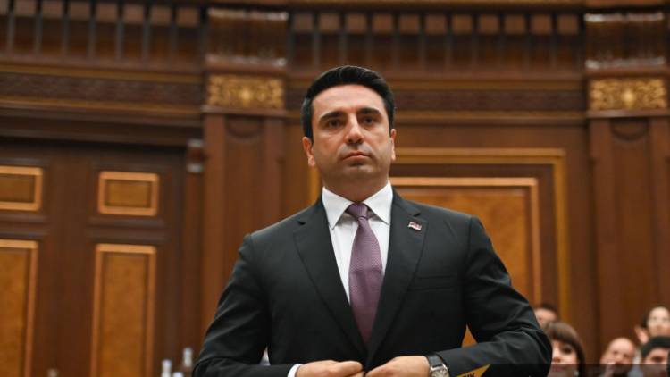 Ինչո՞ւ է Ալեն Սիմոնյանն առանձնանում թիմից. «Փաստ»