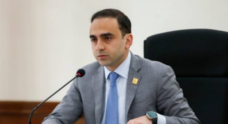 Ավինյանն արձակուրդում է... բացառությամբ երկուշաբթիից