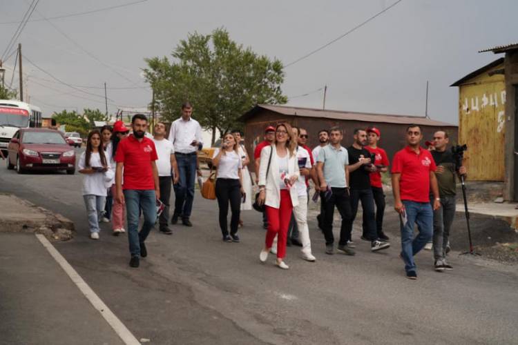 Ինչո՞ւ են քպական «թաղապետերը» հանդիպել «Ապրելու երկիր» կուսակցության ներկայացուցիչներին. «Փաստ»