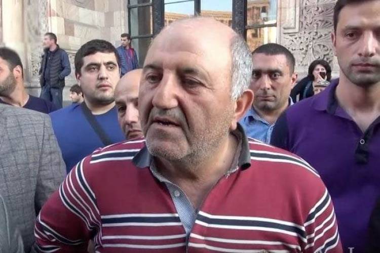 Լեւոն Տեր-Պետրոսյանի կողմնակիցներն աջակցում են Ավինյանին․ «Հրապարակ»
