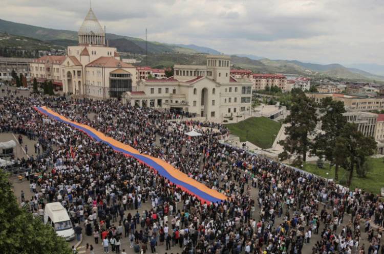 Ովքե՞ր և ինչո՞ւ են փորձում խուճապային ու անկումային տրամադրություններ սերմանել Արցախում. «Փաստ»