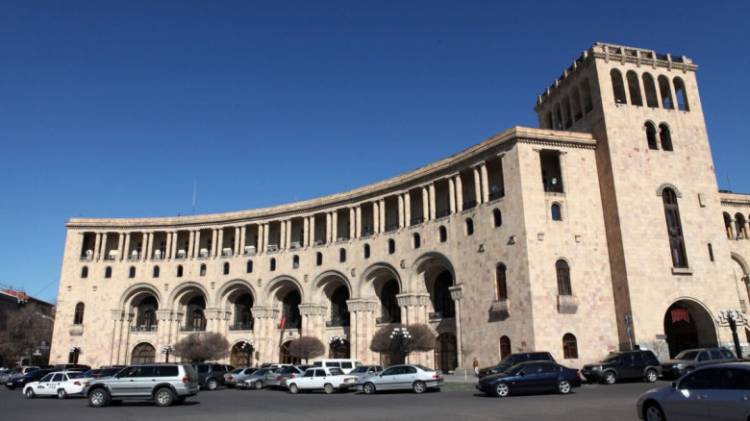 Ի՞նչ ճակատագիր պետք է ունենան ԱԳՆ նախկին շենքն ու չշահագործվող այլ շենքերը. «Փաստ»