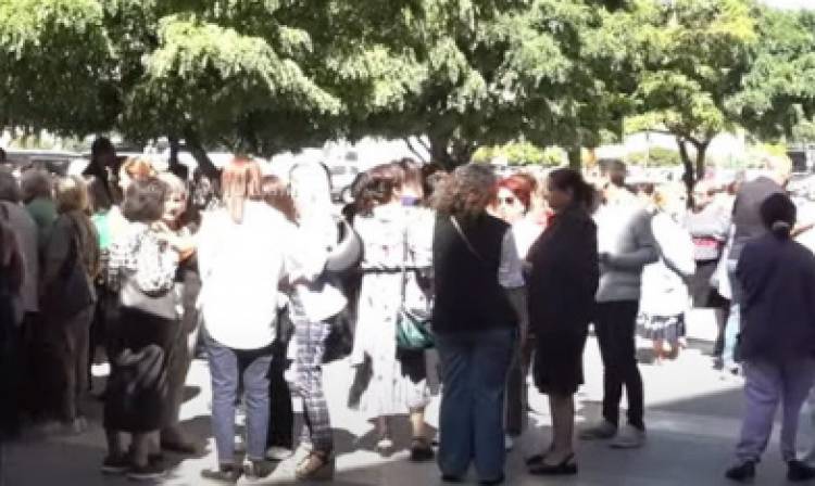 Մանկավարժները մտան Կառավարության շենք՝ հանդիպման