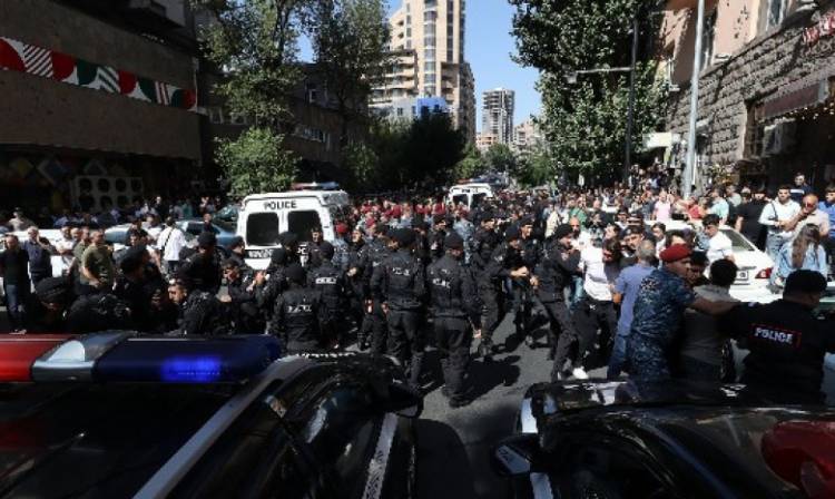 Ինչո՞ւ են ոստիկաններն այսքան վայրագ․ «Փաստ»