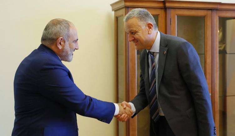 Փաշինյանն ընդունել է Հայաստանում ԵՄ պատվիրակության ղեկավարին