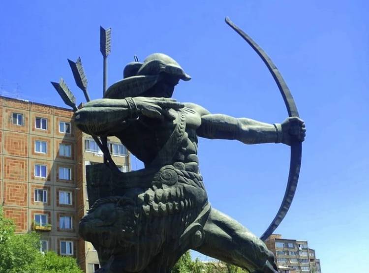 Արցախը հանձնեց, նոր թույլ տվեց գրքերը տրամադրվեն. հիմա պարզ է, թե ինչու «ուշացան» դասագրքերը