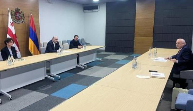 ՀՀ դեսպանը Վրաստանի ՊՆ նախարարի հետ քննարկել է պաշտպանական ոլորտում առաջիկա անելիքները