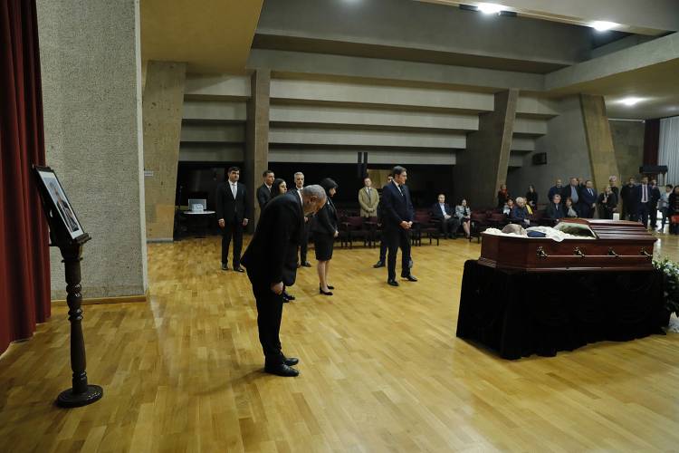 Փաշինյանը ներկա է գտնվել Քրիստիան Տեր-Ստեփանյանի հոգեհանգստի արարողությանը