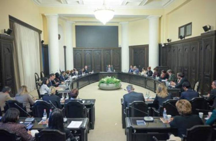 Միջազգային գործընկերների հետ քննարկվել են ԱՀ-ից բռնահանվածների կարիքների հասցեագրման աշխատանքները