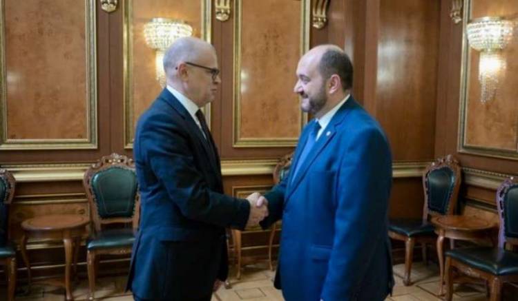 Արայիկ Հարությունյանը ՎԶԵԲ քաղաքական խորհրդականին է ներկայացրել «Խաղաղության խաչմերուկը»