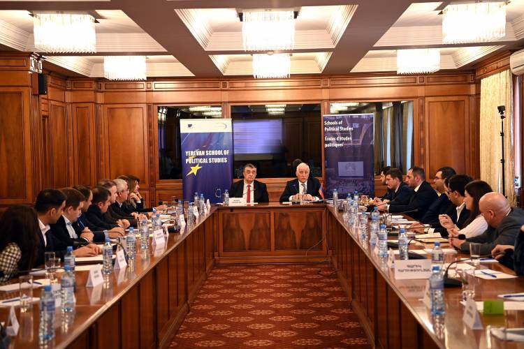 Վահագն Խաչատուրյանը դասախոսություն է կարդացել ՔԴԵԴ դասընթացի մասնակիցների համար