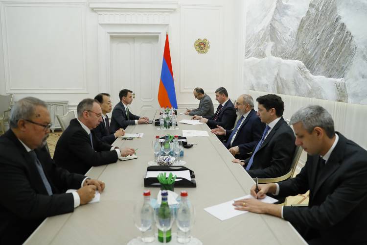 Փաշինյանն ընդունել է Ասիական զարգացման բանկի նախագահին․ ի՞նչ են քննարկել