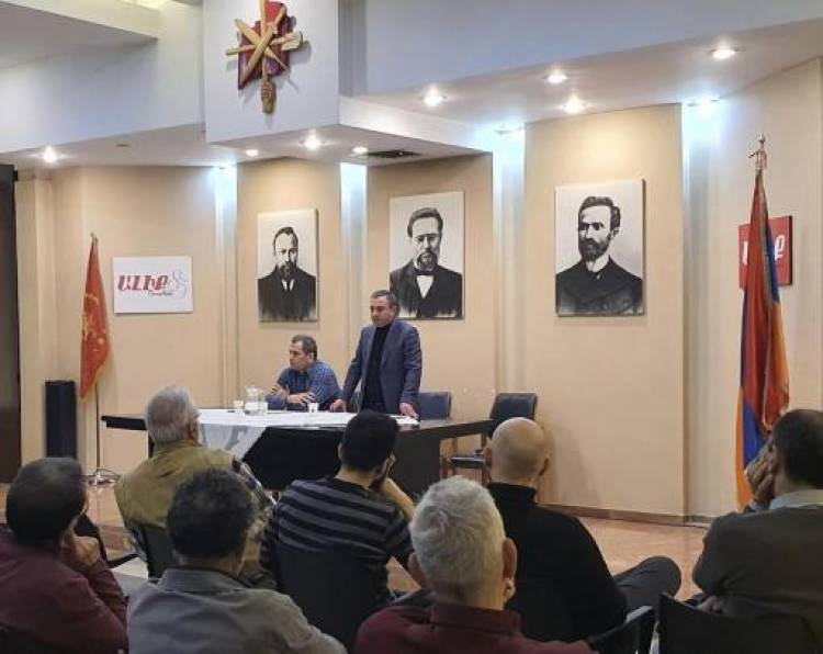 Իշխան Սաղաթելյանը Իրանում ՀՅԴ-ի հետ քննարկել է Հայաստանում ստեղծված իրավիճակը, մարտահրավերները