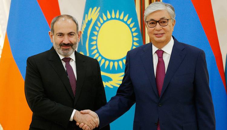 Փաշինյանը Ղազախստանի նախագահի հետ է խոսել․ հրավիրել է Հայաստան