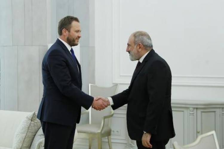 Փաշինյանը հանդիպել է Էստոնիայի ԱԳ նախարարին, քննարկել են տարածաշրջանում տեղի ունեցող գործընթացները