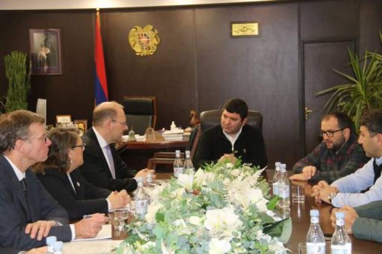 ԵԽ կոնգրեսի պատվիրակությունը Մասիսում ծանոթացել է բռնահանված արցախցիների խնդիրներին